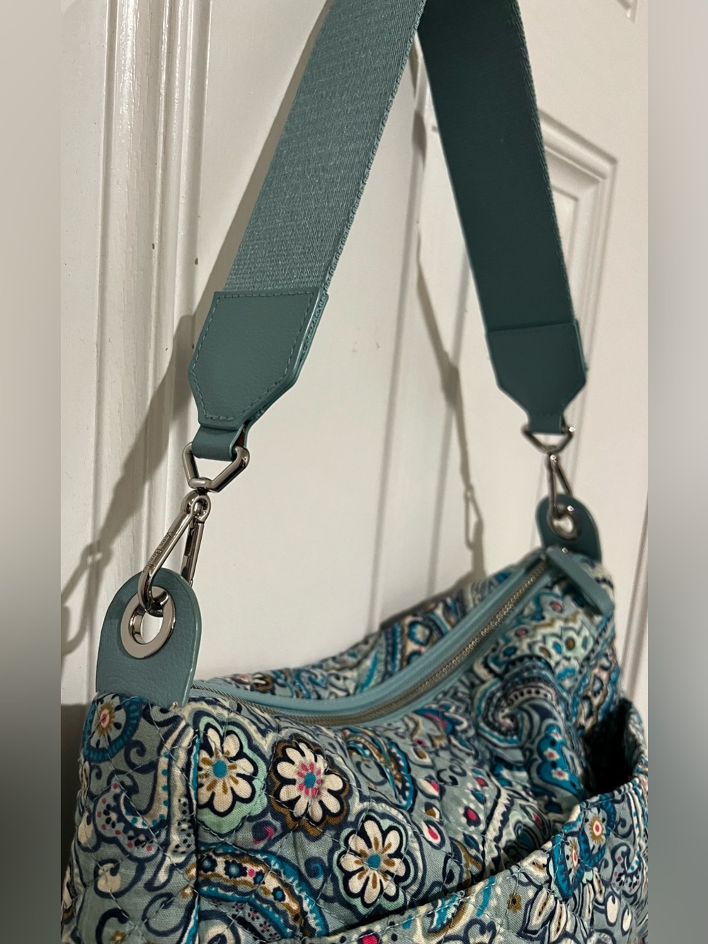 Vera Bradley Carson Shoulder Bag Quilted Daisy Dot Paisley (Retired) Blue Pink - Picture 5 of 16